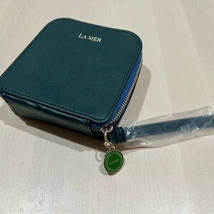 2025 new La Mer Green Cosmetic bag / wristlet case